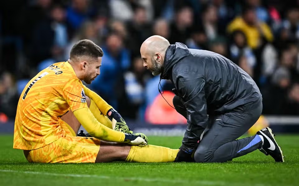 Tottenham-målvakt ute i flere måneder - utelukker å hente erstatter