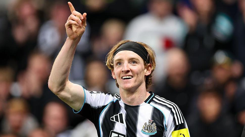 Arsenal og Liverpool kjemper om Gordon